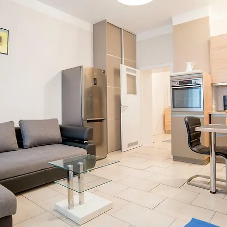 Apartment Deluxe 100 + Dusseldorf